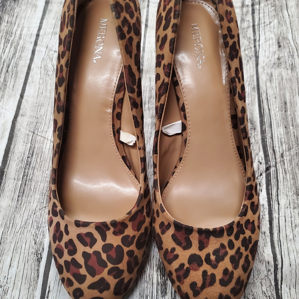 Leopard heeled fabric brown, tan, pump size 10